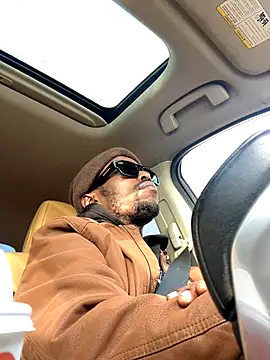 toy-boyluv online show from December 2, 2025, 3:18 pm