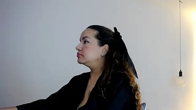 Dulce  Lovee online show from September 13, 2025, 1:33 pm