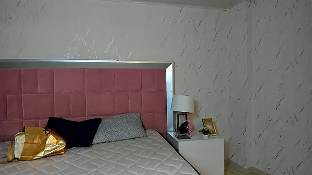 RobinBennett online show from November 7, 2025, 5:18 am