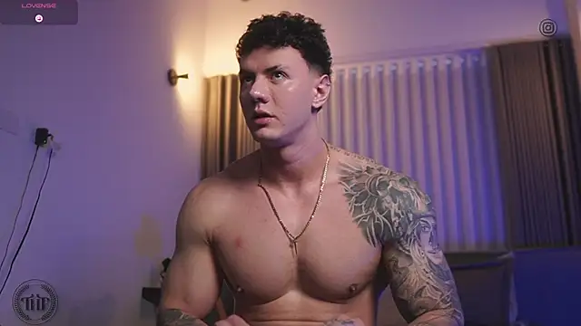 Thomas Falcon online show from October 28, 2025, 10:23 pm