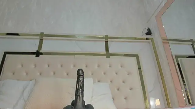 Snapshot of Cameron_Hearts chatting on November 29, 2025, 7:28 pm Cameron Hearts online show from November 29, 2025, 7:28 pm