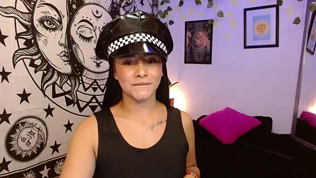 MarilynWhite  online show from October 27, 2025, 10:36 pm