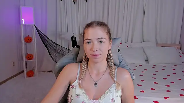 Susan Mimi online show from October 31, 2025, 1:39 am