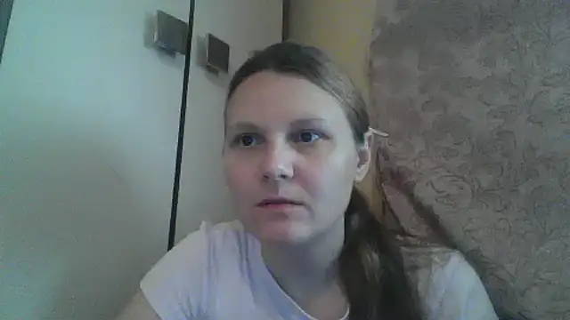 Snapshot of Elvanii chatting on May 21, 2026, 7:04 am Elvanii online show from May 21, 2026, 7:04 am