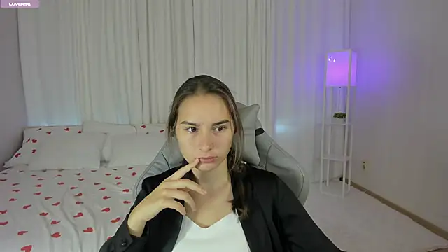 SeraphineClark online show from September 21, 2025, 2:24 am