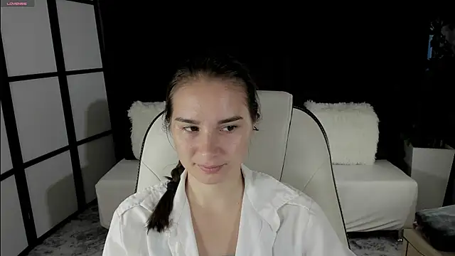SeraphineClark online show from September 25, 2025, 2:26 am