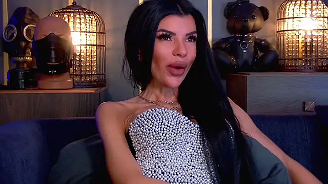 EleniaDevons online show from April 18, 2026, 11:14 am