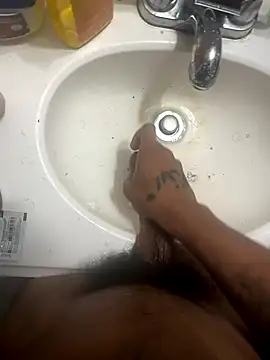 Snapshot of Cartyiii chatting on October 12, 2025, 8:02 am Cartyiii online show from October 12, 2025, 8:02 am