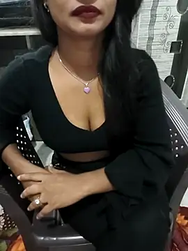 Itz Mayra  online show from November 13, 2025, 7:35 pm