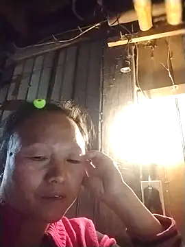 Snapshot of Samdim23 chatting on October 29, 2025, 1:46 pm Samdim23 online show from October 29, 2025, 1:46 pm