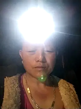 Snapshot of Samdim23 chatting on November 14, 2025, 1:32 pm Samdim23 online show from November 14, 2025, 1:32 pm