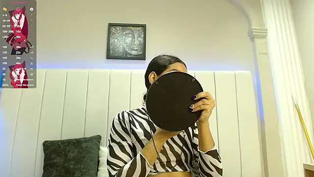 kendra lux1 online show from November 26, 2025, 1:01 pm