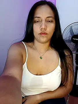 Snapshot of girlpee chatting on November 18, 2025, 12:53 pm girlpee online show from November 18, 2025, 12:53 pm