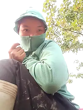 Huyen x online show from April 2, 2026, 10:35 am