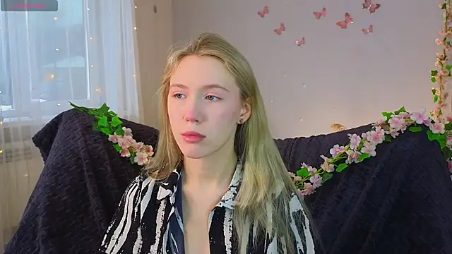 Succubelle online show from January 18, 2026, 7:56 am