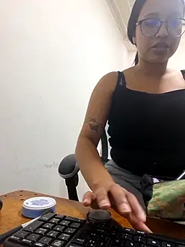 susan mooree online show from December 18, 2025, 7:09 pm