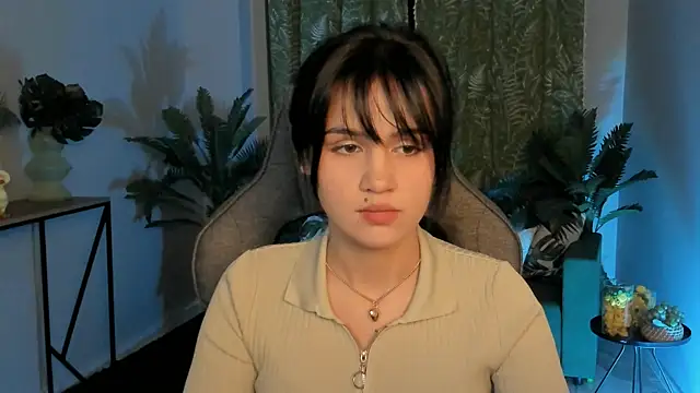 Snapshot of MonicaFarmer chatting on November 23, 2025, 5:46 pm MonicaFarmer online show from November 23, 2025, 5:46 pm