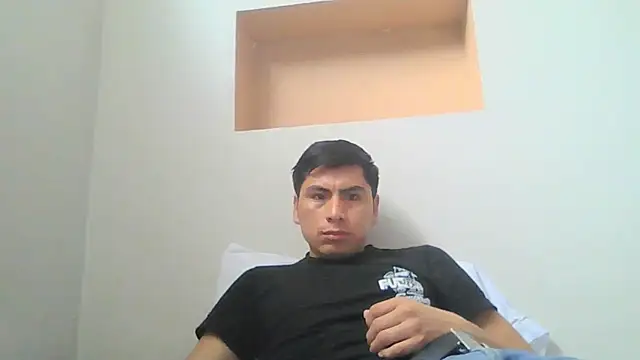 Migueles96 online show from October 19, 2025, 2:07 pm