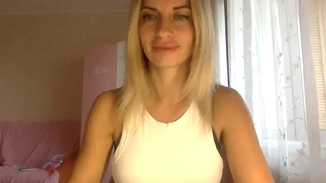 KarelliaStar online show from October 1, 2025, 6:19 am