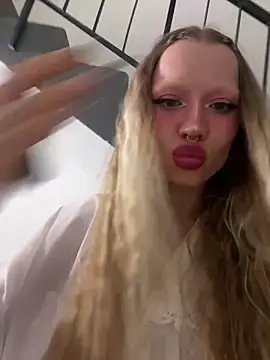 Sugar Pop online show from September 12, 2025, 8:31 pm