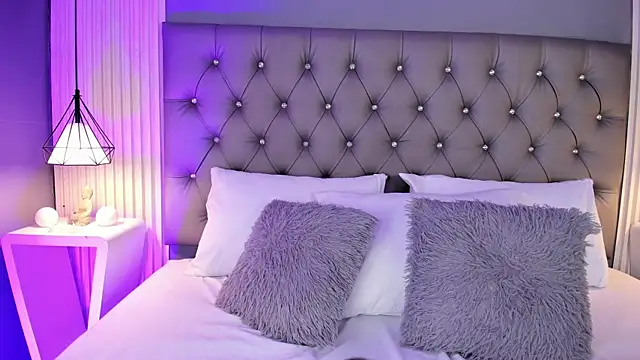 LunaBloomn online show from March 20, 2026, 5:07 pm