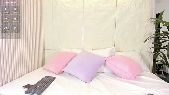 Isabellax21 online show from November 6, 2025, 4:13 am