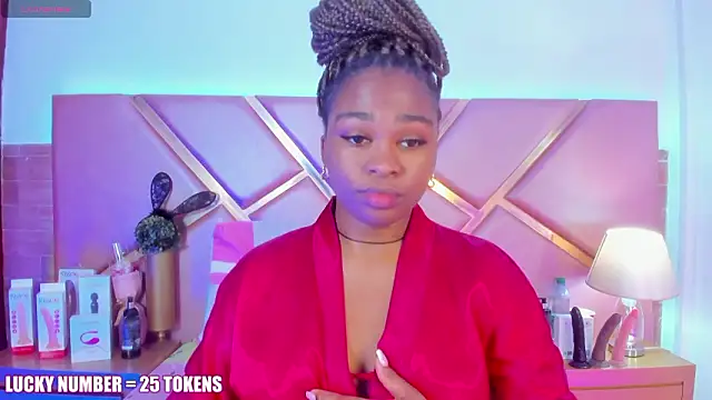 SophieSinclair online show from March 18, 2026, 12:52 pm