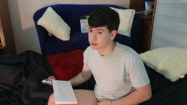 tightncuteass online show from March 1, 2026, 2:24 am