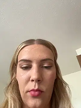 AllesandraLove online show from July 19, 2026, 7:39 pm
