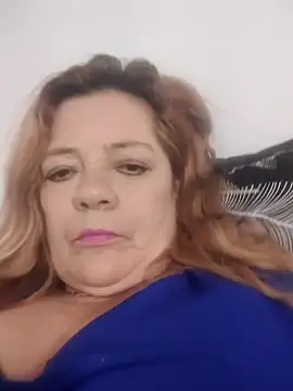 Casandra Cruz online show from October 1, 2025, 12:05 am
