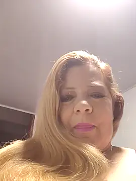 Casandra Cruz online show from October 11, 2025, 12:32 am
