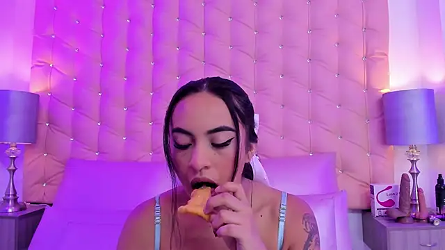 Leslie Bussh  online show from March 7, 2026, 11:51 am