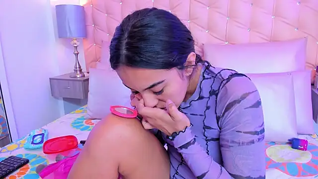 Leslie Bussh  online show from March 27, 2026, 12:05 pm