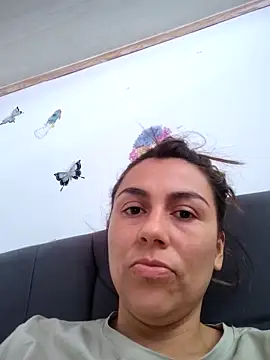 vanessa-titisM online show from April 12, 2026, 4:34 pm