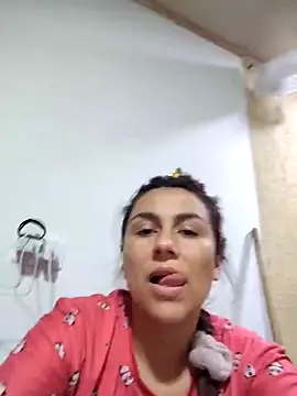 vanessa-titisM online show from April 16, 2026, 1:06 am