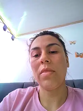 vanessa-titisM online show from April 17, 2026, 3:26 pm