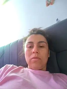 vanessa-titisM online show from April 18, 2026, 7:51 pm