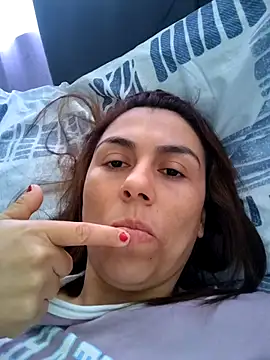 vanessa-titisM online show from April 19, 2026, 3:33 pm