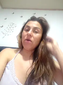 vanessa-titisM online show from May 10, 2026, 2:39 am