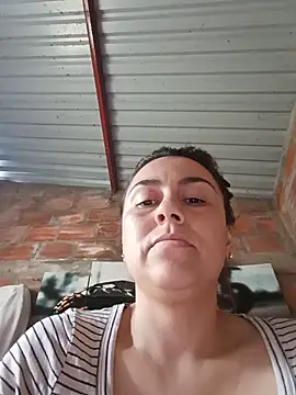 vanessa-titisM online show from May 17, 2026, 3:19 pm