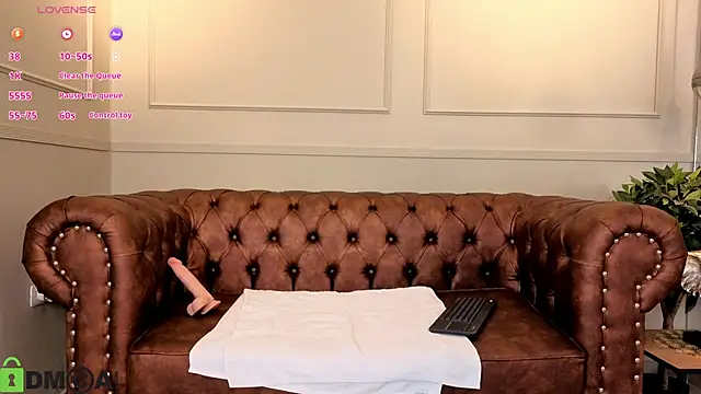 ArielBlossom    online show from September 13, 2025, 11:21 am