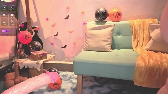 ashlynnlowe  online show from October 9, 2025, 8:29 pm