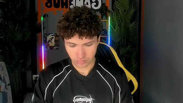 Snapshot of JonnyDarka chatting on November 28, 2025, 8:17 am JonnyDarka online show from November 28, 2025, 8:17 am
