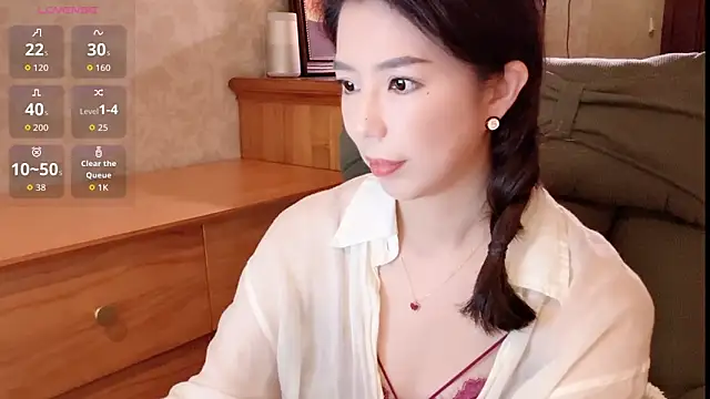 miss-lin online show from April 15, 2026, 2:13 pm
