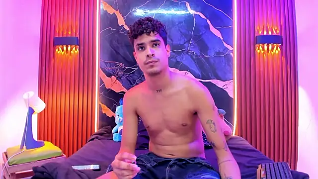 Lucky boys  X online show from February 11, 2026, 6:13 pm