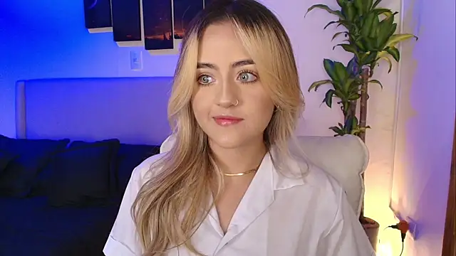 Snapshot of MaryMoon_ chatting on November 15, 2025, 2:42 am MaryMoon online show from November 15, 2025, 2:42 am