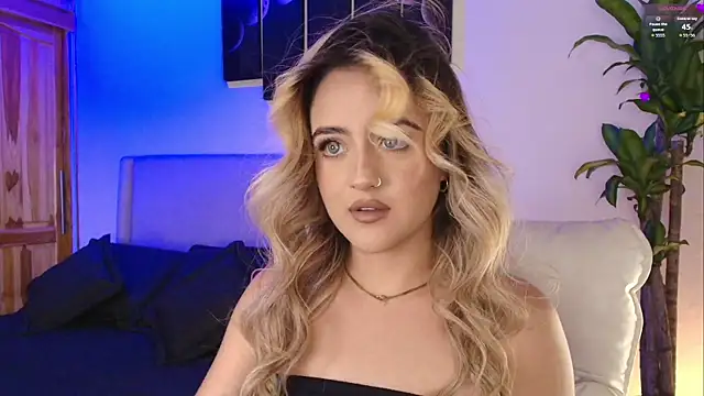 Snapshot of MaryMoon_ chatting on November 15, 2025, 9:00 pm MaryMoon online show from November 15, 2025, 9:00 pm