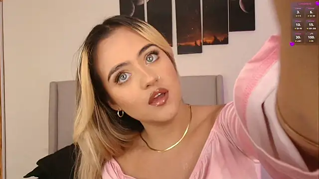 Snapshot of MaryMoon_ chatting on November 28, 2025, 10:56 pm MaryMoon online show from November 28, 2025, 10:56 pm