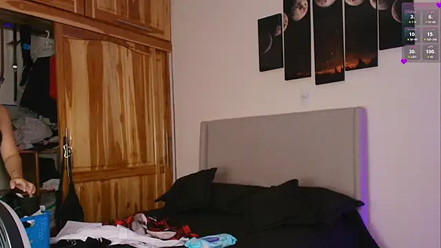 Snapshot of MaryMoon_ chatting on December 1, 2025, 10:04 pm MaryMoon online show from December 1, 2025, 10:04 pm