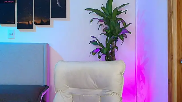 MaryMoon  online show from February 1, 2026, 1:26 am